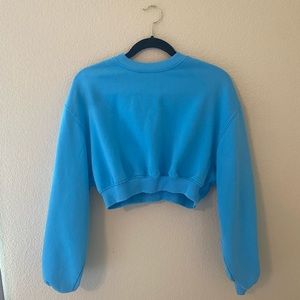 H&M Blue Cropped Sweatshirt